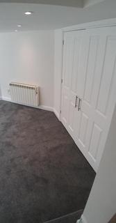 2 bedroom flat to rent, High Street, Gravesend ME14