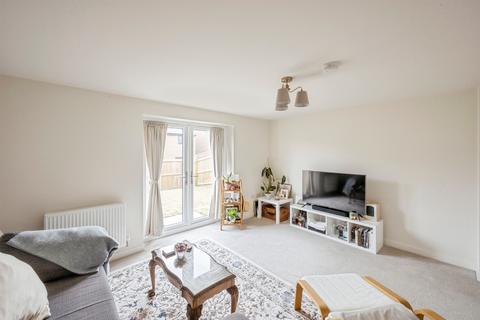 3 bedroom semi-detached house for sale, Bluebell Way, Thurnscoe, Rotherham