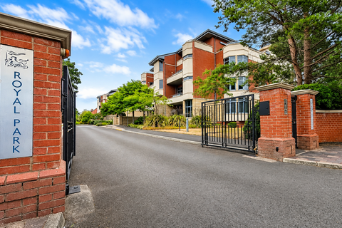 2 bedroom flat to rent, Grosvenor Road, Southport PR8