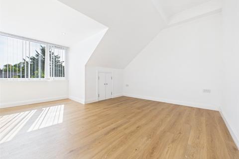 2 bedroom apartment to rent, Albert Road, West Drayton UB7