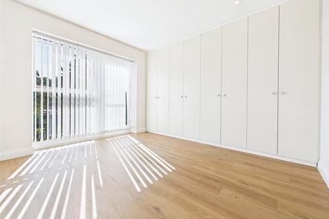 2 bedroom apartment to rent, Albert Road, West Drayton UB7