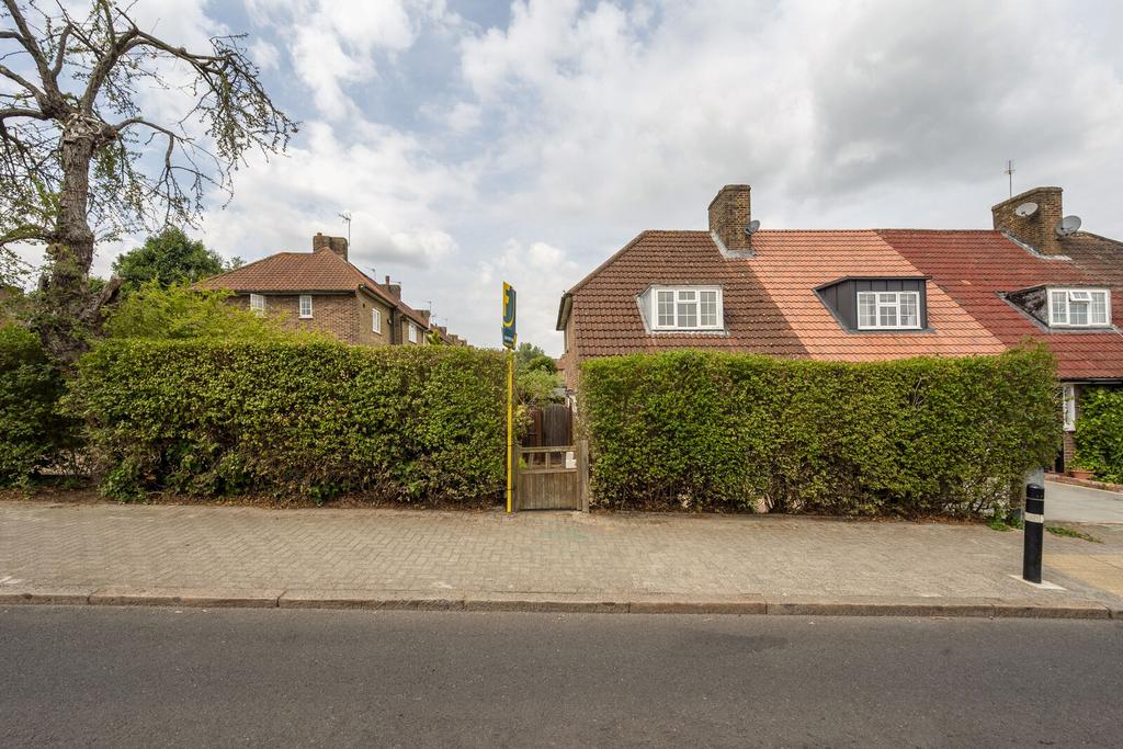 Detached house exterior