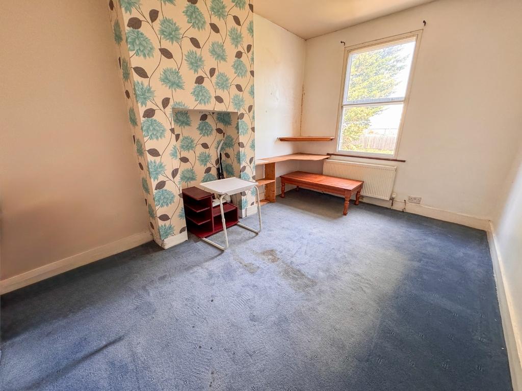 Bedroom, fireplace