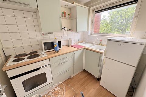 1 bedroom flat for sale, Wake Green Park, Birmingham B13