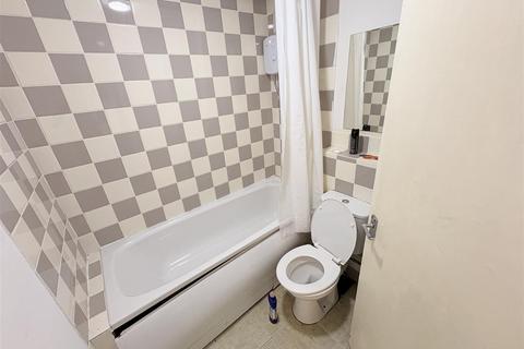 1 bedroom flat for sale, Wake Green Park, Birmingham B13