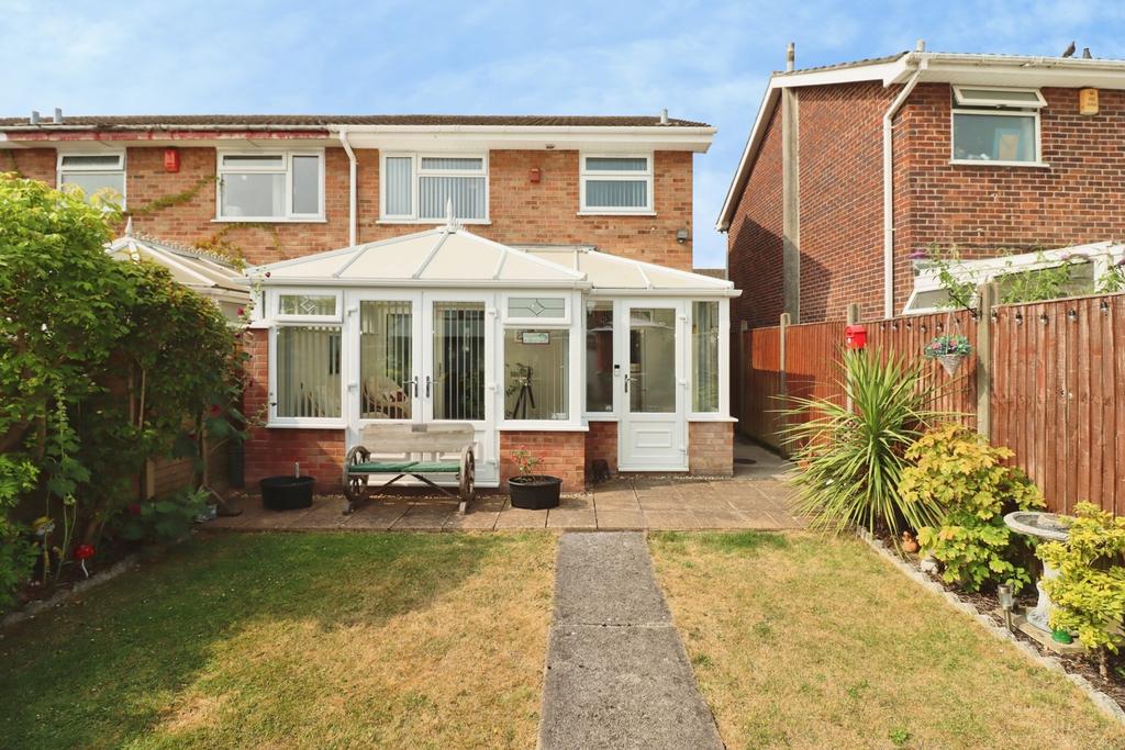 House in Bristol, Patchway - More