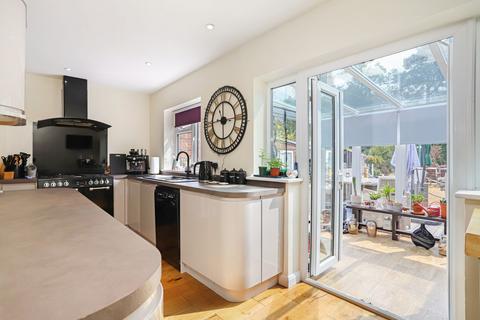 3 bedroom semi-detached house for sale, Beacon Close, Farnham, GU10