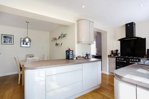 3 bedroom semi-detached house for sale, Beacon Close, Farnham, GU10