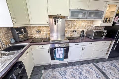 2 bedroom end of terrace house for sale, Lloyd Street, Oswestry