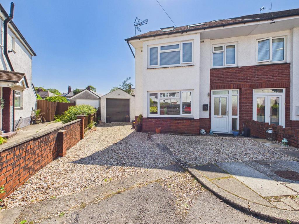 House in Cardiff, Llanishen - More