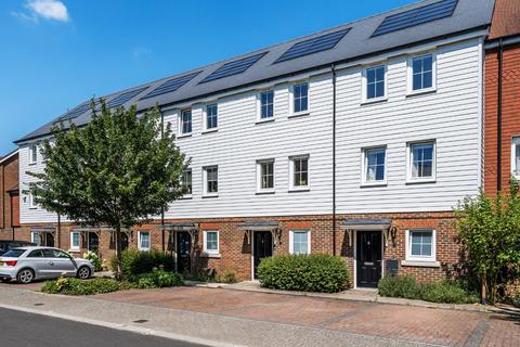 Macmillan Road, Dunton Green, Sevenoaks, Kent