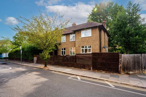 undefined, Norbiton Avenue, Kingston, Kingston upon Thames, KT1