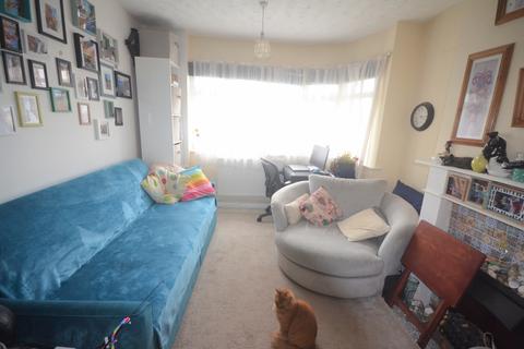 2 bedroom flat to rent, Fullwell Avenue, IG5 0XA