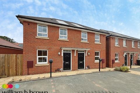 2 bedroom house to rent, Fumitory Close, Ipswich