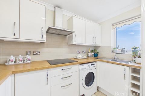 2 bedroom apartment for sale, Holbeck Mews, Scarborough YO11