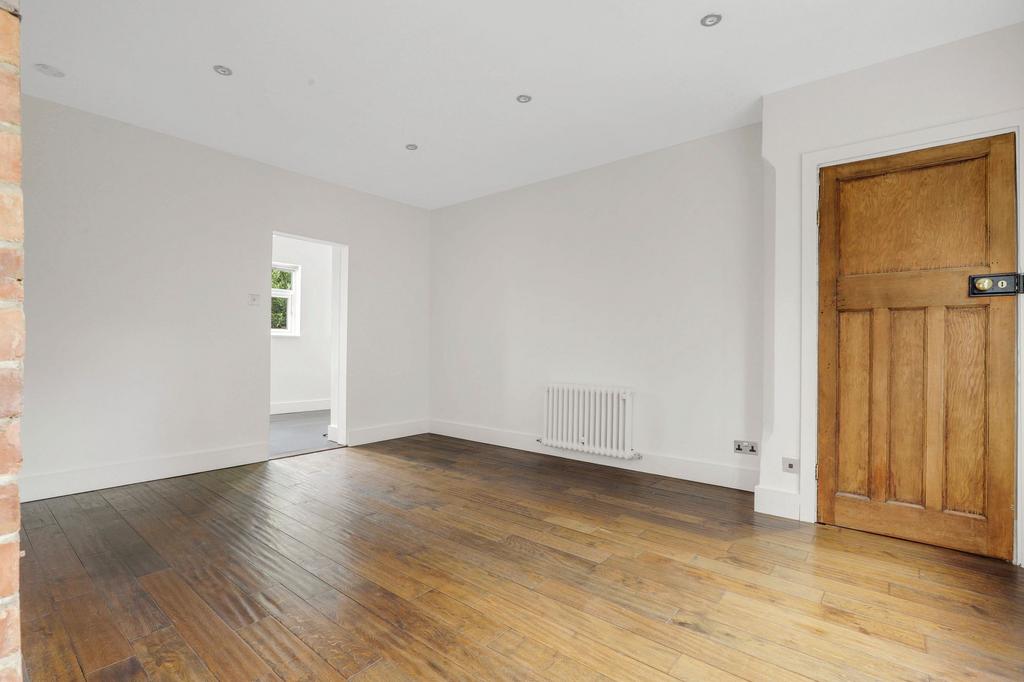 House in Nottingham, Wilford - More