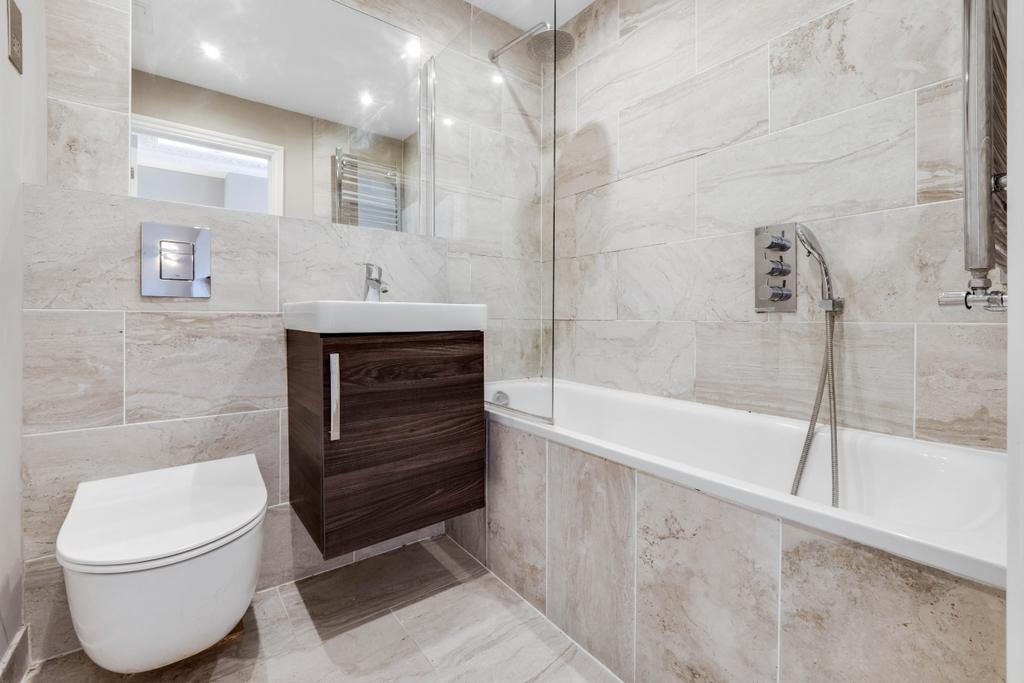Apartment in London, Brook Green - View 3