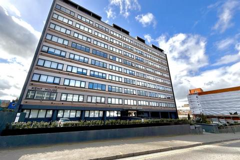 2 bedroom apartment to rent, Romney Place, Maidstone, ME15