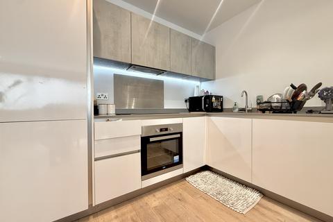 2 bedroom apartment to rent, Romney Place, Maidstone, ME15