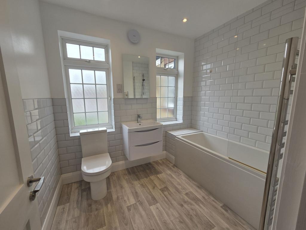 Apartment in London - View 3