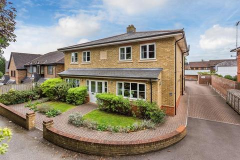 FAIRFIELD ROAD, LEATHERHEAD, KT22