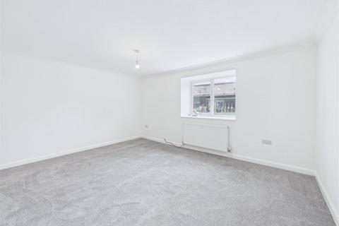 2 bedroom apartment to rent, Market Street, Eckington, Sheffield