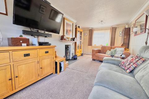 3 bedroom terraced house for sale, Meggeson Avenue, Southampton SO18