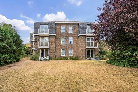 2 bedroom flat for sale, Victoria Court, Andover