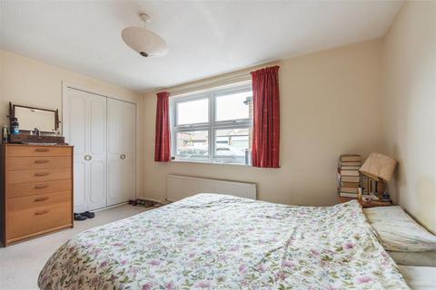 2 bedroom flat for sale, Victoria Court, Andover