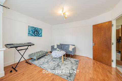 3 bedroom semi-detached house for sale, Markmanor Avenue, London E17