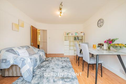 3 bedroom semi-detached house for sale, Markmanor Avenue, London E17