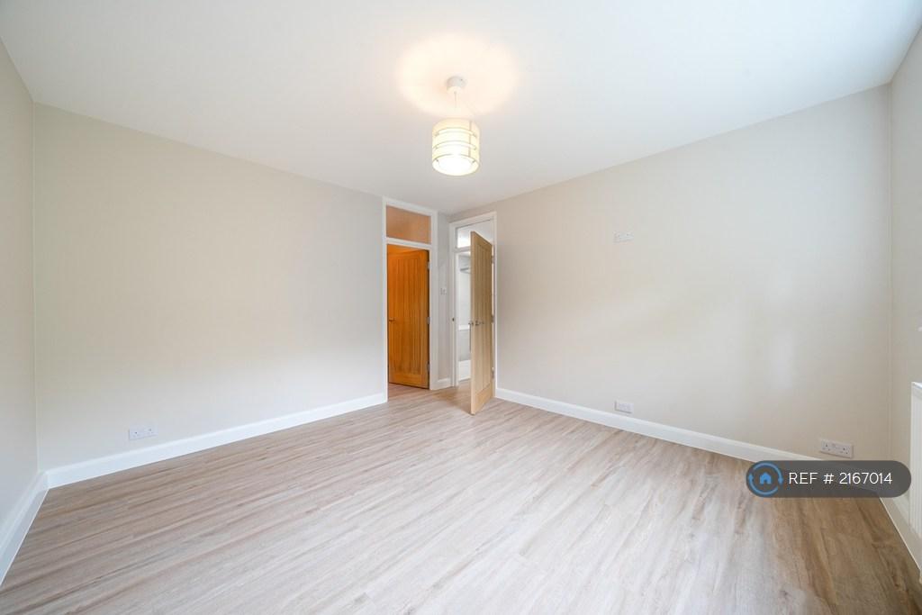 Apartment in London - View 3