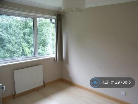 Apartment in Reading - View 4