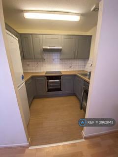 2 bedroom flat to rent, Hulme, Manchester, M15