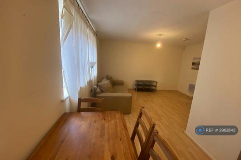 2 bedroom flat to rent, Hulme, Manchester, M15