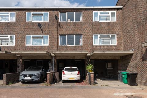 Gramer Close, Leytonstone, London, E11 4PF