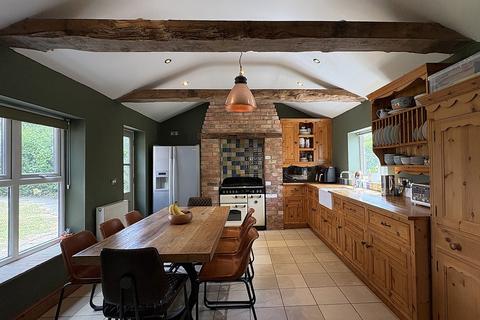 4 bedroom cottage for sale, New Road, Burton Lazars