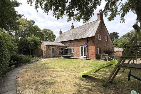 4 bedroom cottage for sale, New Road, Burton Lazars
