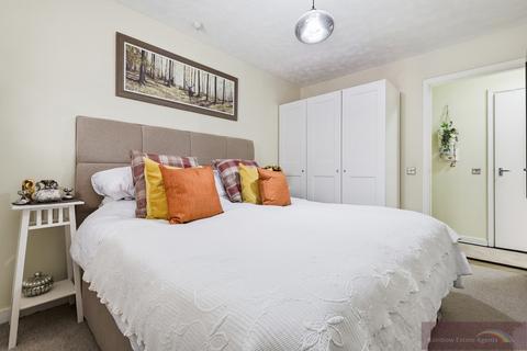 1 bedroom apartment for sale, Quaker Lane, Waltham Abbey