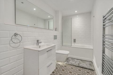 1 bedroom flat for sale, Copers Cope Road, Beckenham, Kent, BR3