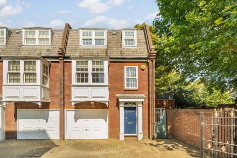 Goldcrest Mews, London W5