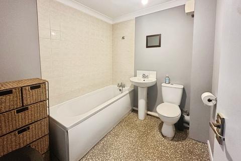 1 bedroom ground floor maisonette for sale, Doves Court, Brightlingsea CO7