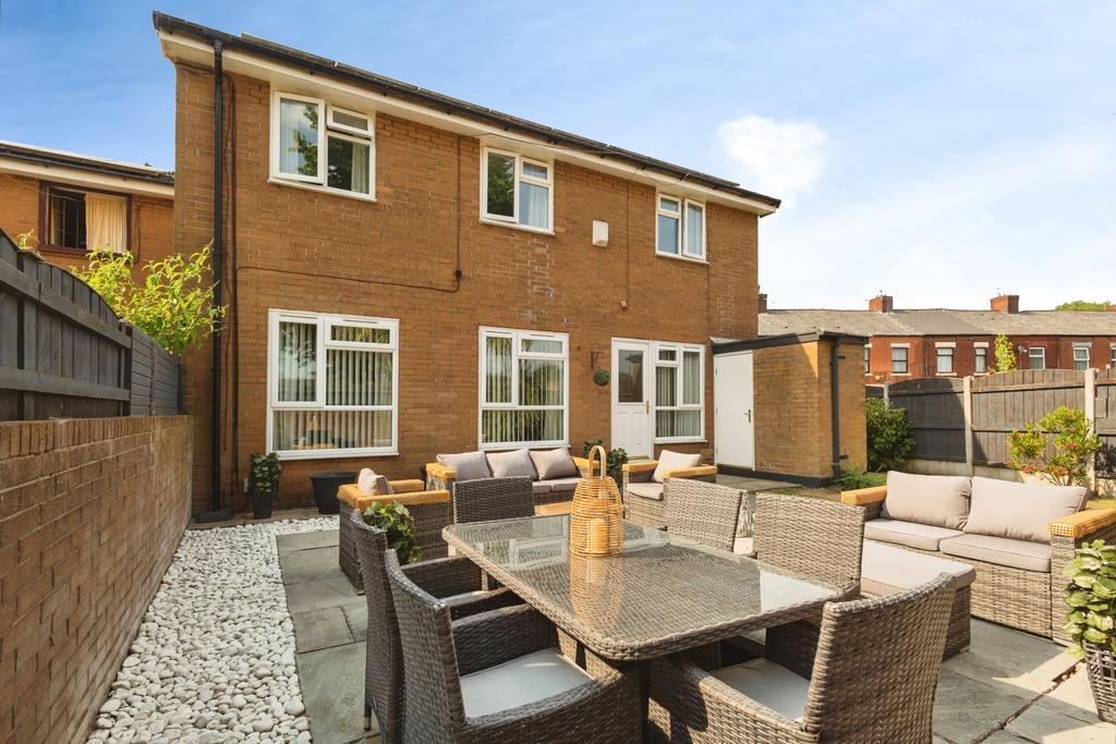 House in Manchester, Greater Manchester - View 4