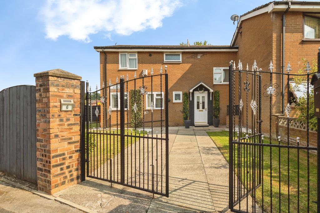 House in Manchester, Greater Manchester - View 5