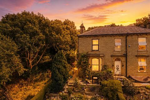 4 bedroom semi-detached house for sale, Green Lane, Greetland, Halifax