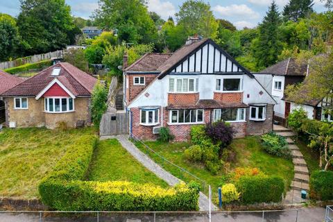 Hillbury Road, Warlingham, Surrey, CR6 9TB