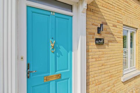 5 bedroom detached house for sale, Trafalgar Drive, Brooklands, Milton Keynes, MK10