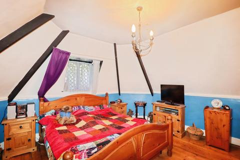 2 bedroom detached house for sale, Roudham Road, East Harling, Norfolk, NR16