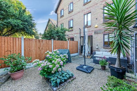 4 bedroom townhouse for sale, Routh Street, London E6