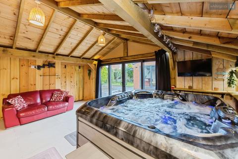 4 bedroom semi-detached house for sale, Hillfield Gardens, Cheshire CW5